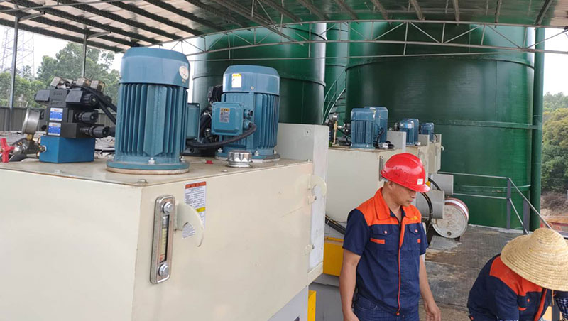 自動廂式探花AV播放